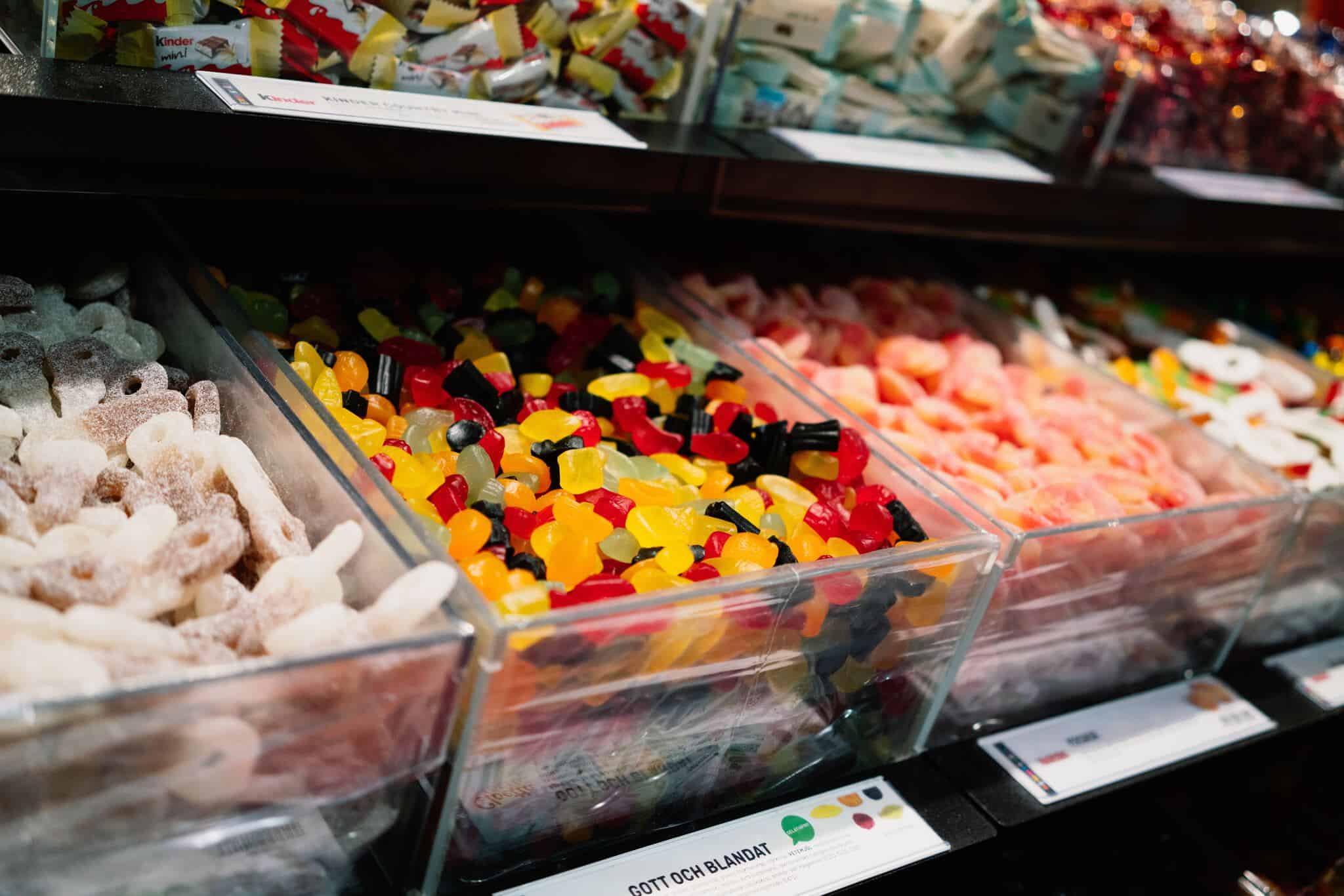 Put together a candy bag yourself: indispensable in every Swedish supermarket