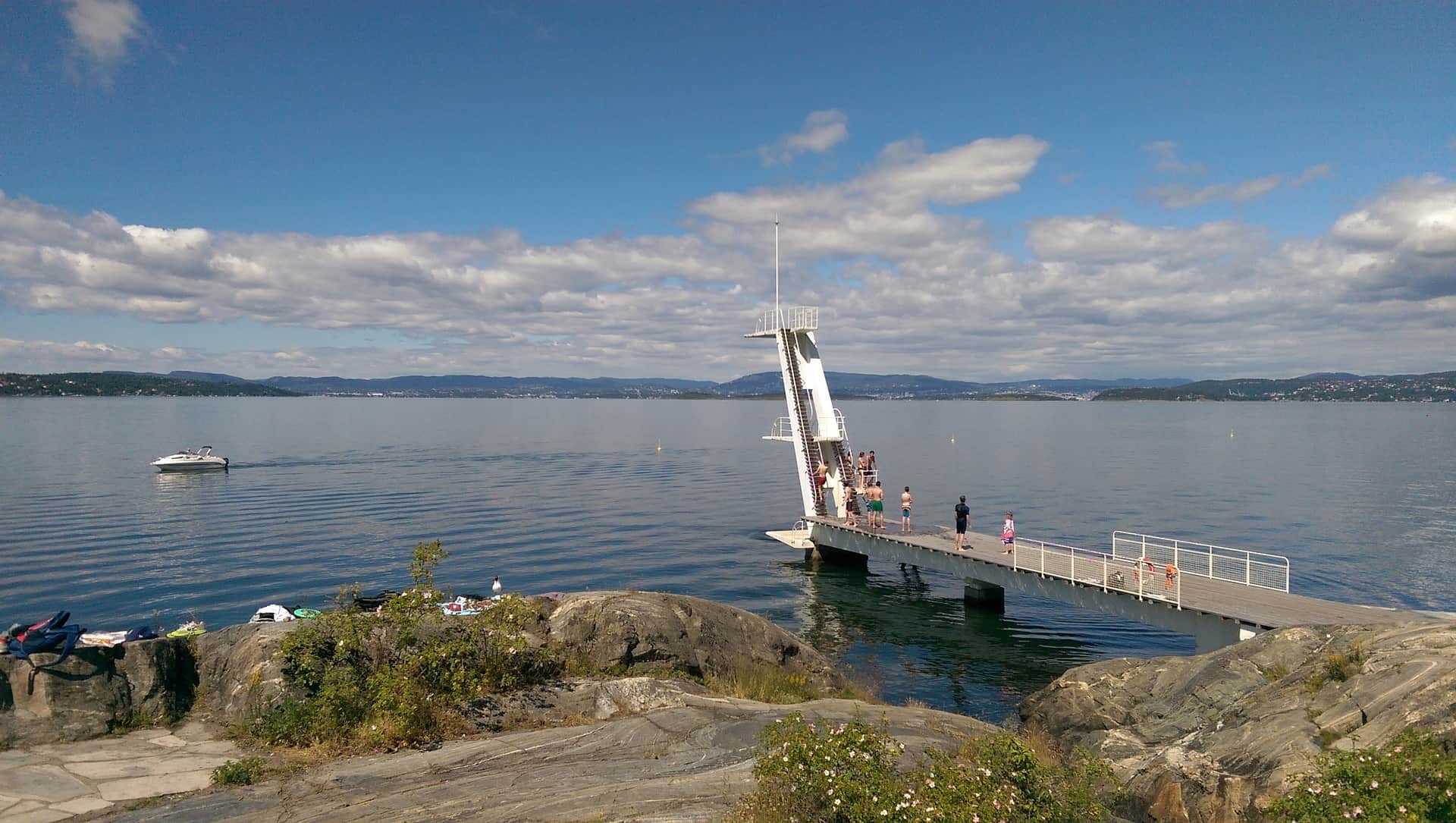 The journey from Fredrikshavn to Oslo leads through the beautiful Oslofjord, the perfect introduction to beautiful Norway